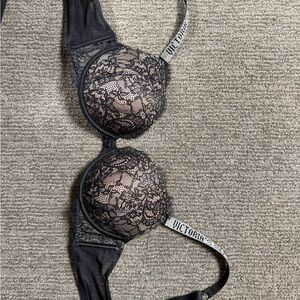 Victoria's Secret Black and Cream Lace Bra